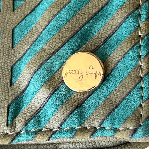 Pretty Ships Crossbody Purse with Magnetic Flap - Picture 2 of 11